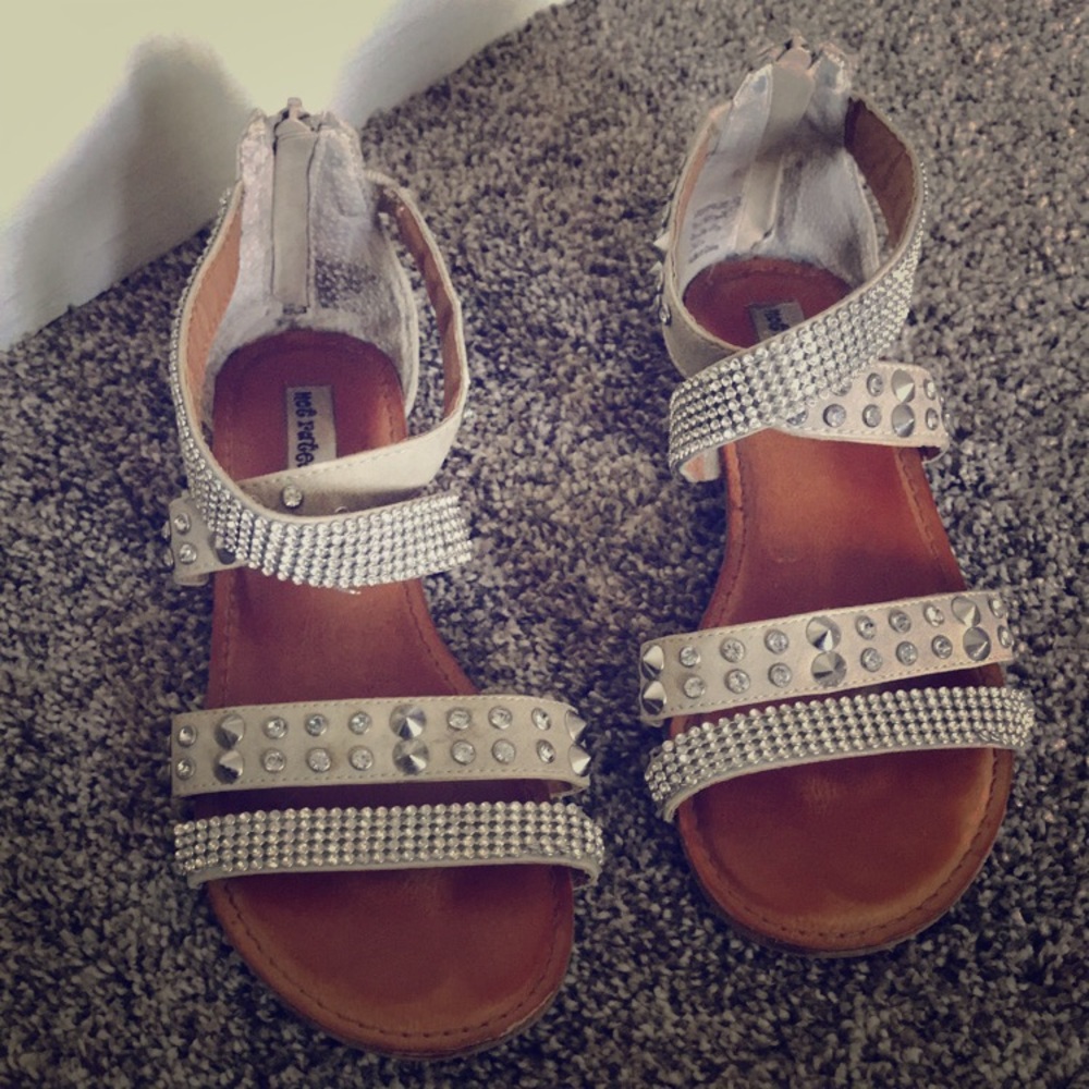 Not rated sandals